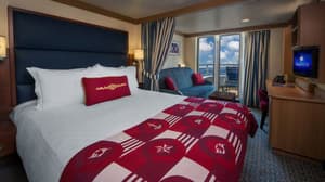 Disney Cruise Lines Disney Dream Accomm Verandah G06-DDDF-deluxe-family-oceanview-verandah-stateroom-cat4E-05.jpg
